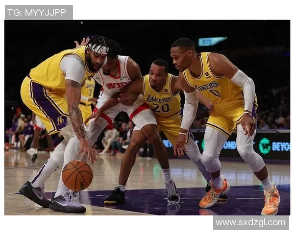 湖人队与雷霆队历史交锋战绩回顾及精彩瞬间分析